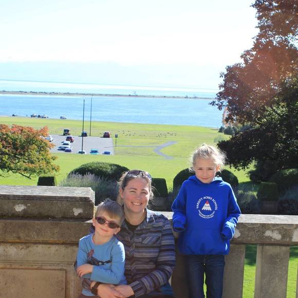 Meet your Posher, Katy - Picture 1 of 1